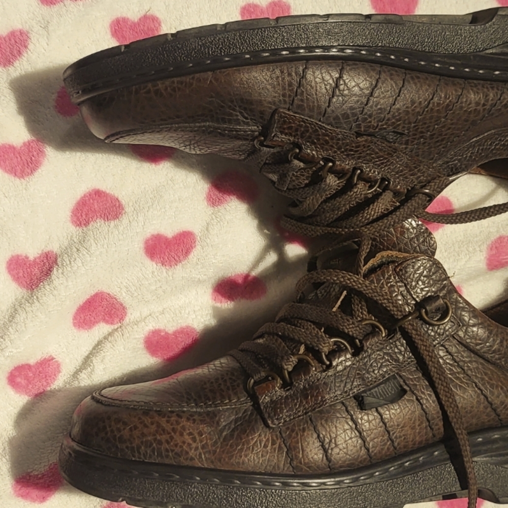 Shoe